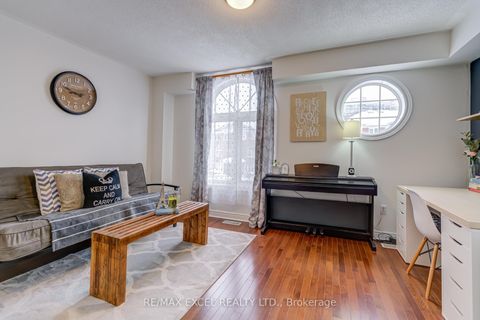 Photo 20 at 37 - 18 Clark Avenue W, Yorkhill, Vaughan