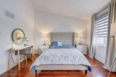 Photo 27 at 37 - 18 Clark Avenue W, Yorkhill, Vaughan