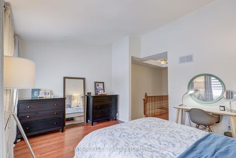 Photo 28 at 37 - 18 Clark Avenue W, Yorkhill, Vaughan