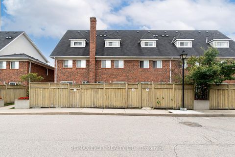 Photo 46 at 37 - 18 Clark Avenue W, Yorkhill, Vaughan