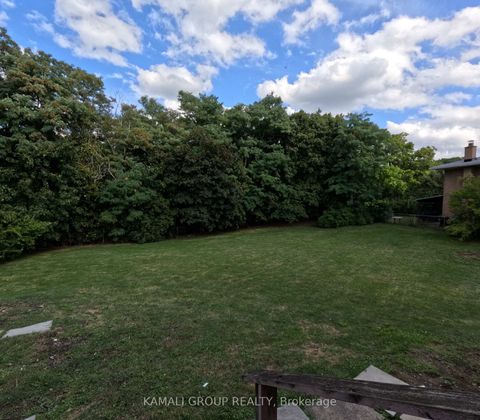 Photo 33 at 77 Hove Street E, Bathurst Manor, Toronto
