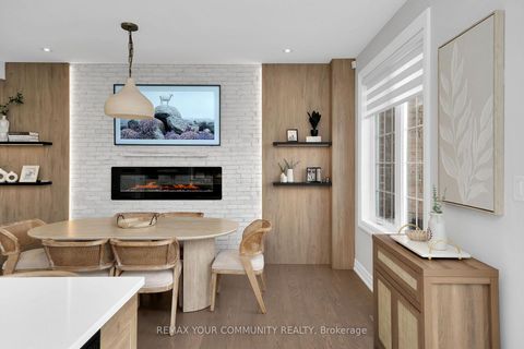 Photo 2 at 313 Kleinburg Summit Way, Kleinburg, Vaughan