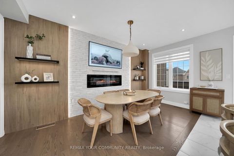 Photo 3 at 313 Kleinburg Summit Way, Kleinburg, Vaughan