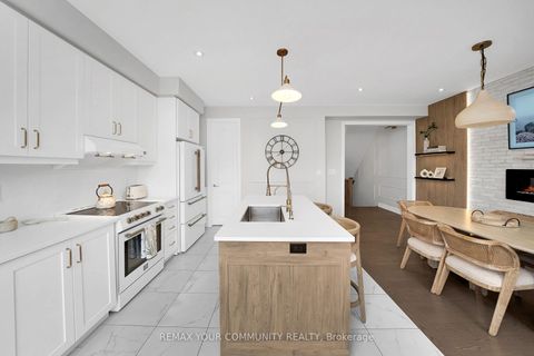 Photo 6 at 313 Kleinburg Summit Way, Kleinburg, Vaughan