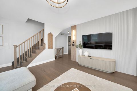 Photo 14 at 313 Kleinburg Summit Way, Kleinburg, Vaughan