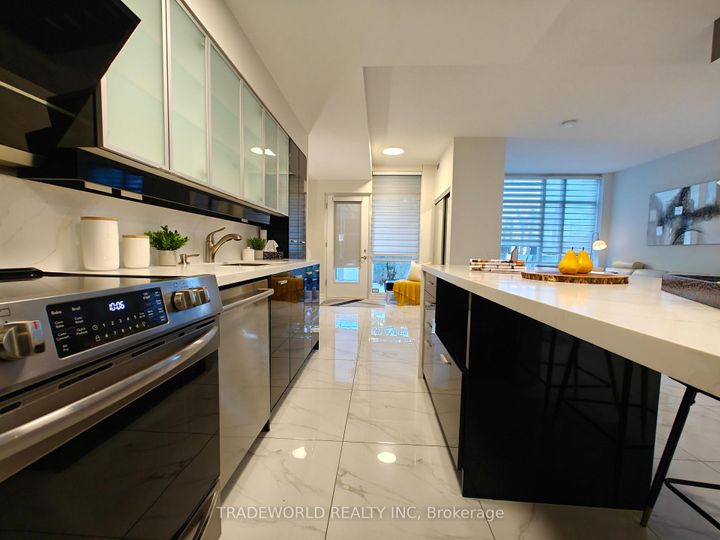 Photo 3 at Th10 - 19 Singer Court, Bayview Village, Toronto