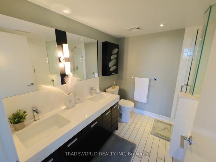 Photo 16 at Th10 - 19 Singer Court, Bayview Village, Toronto