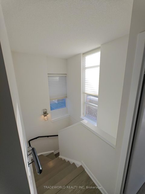 Photo 7 at Th10 - 19 Singer Court, Bayview Village, Toronto