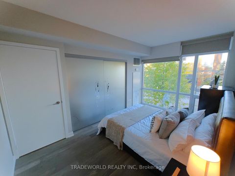 Photo 13 at Th10 - 19 Singer Court, Bayview Village, Toronto