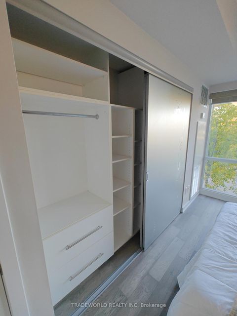 Photo 15 at Th10 - 19 Singer Court, Bayview Village, Toronto