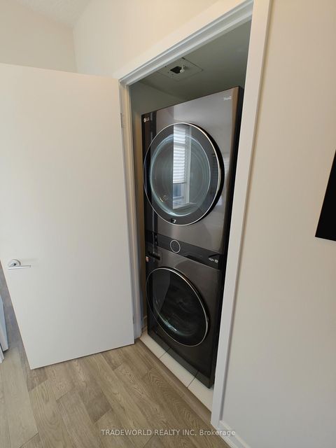 Photo 18 at Th10 - 19 Singer Court, Bayview Village, Toronto