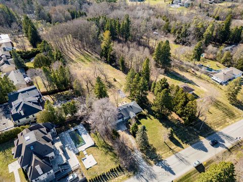 Photo 7 at 208 Martin Street, King City, King