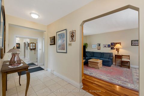 Photo 11 at 208 Martin Street, King City, King