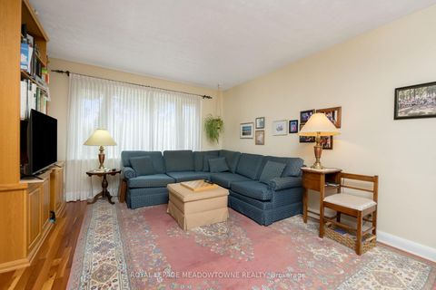 Photo 12 at 208 Martin Street, King City, King