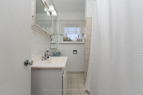 Photo 21 at 208 Martin Street, King City, King