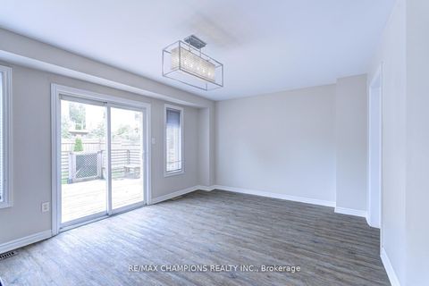 Photo 2 at 20 Bell Street, Ardagh, Barrie