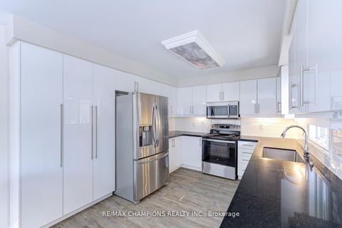 Photo 6 at 20 Bell Street, Ardagh, Barrie