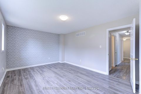 Photo 8 at 20 Bell Street, Ardagh, Barrie