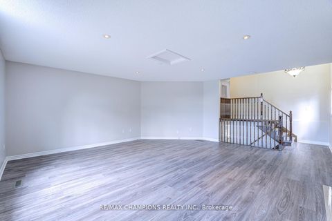 Photo 17 at 20 Bell Street, Ardagh, Barrie