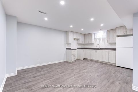 Photo 18 at 20 Bell Street, Ardagh, Barrie