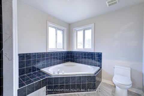 Photo 25 at 20 Bell Street, Ardagh, Barrie