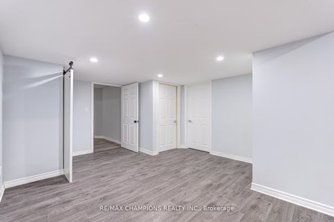 Photo 30 at 20 Bell Street, Ardagh, Barrie