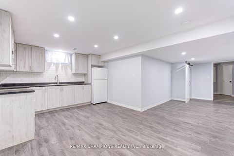 Photo 35 at 20 Bell Street, Ardagh, Barrie