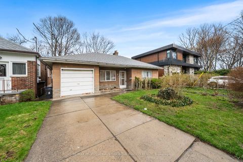 Photo 2 at 30 Rambert Crescent, Swansea, Toronto