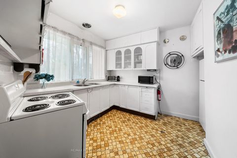 Photo 6 at 30 Rambert Crescent, Swansea, Toronto