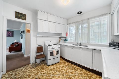 Photo 7 at 30 Rambert Crescent, Swansea, Toronto