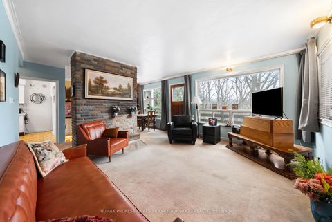 Photo 14 at 30 Rambert Crescent, Swansea, Toronto