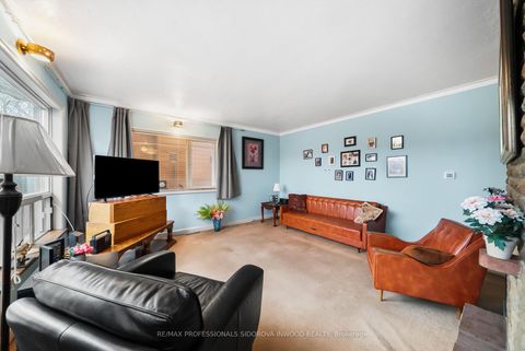 Photo 16 at 30 Rambert Crescent, Swansea, Toronto