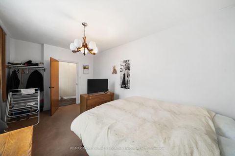 Photo 18 at 30 Rambert Crescent, Swansea, Toronto