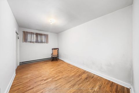 Photo 25 at 30 Rambert Crescent, Swansea, Toronto