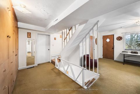 Photo 28 at 30 Rambert Crescent, Swansea, Toronto