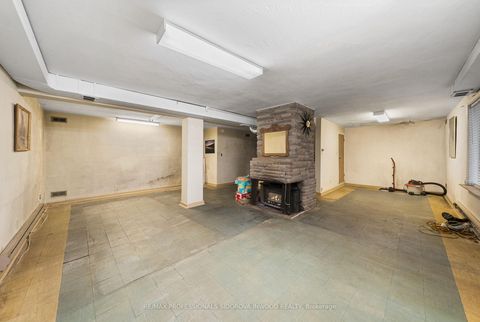 Photo 37 at 30 Rambert Crescent, Swansea, Toronto