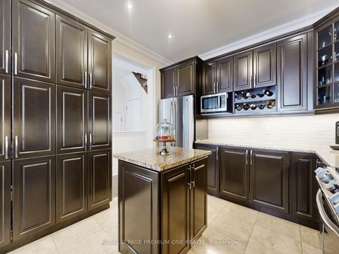Photo 11 at 74 Foresta Drive, Vellore Village, Vaughan