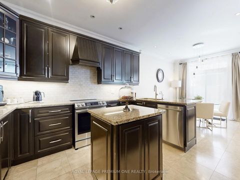 Photo 13 at 74 Foresta Drive, Vellore Village, Vaughan