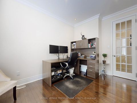 Photo 18 at 74 Foresta Drive, Vellore Village, Vaughan