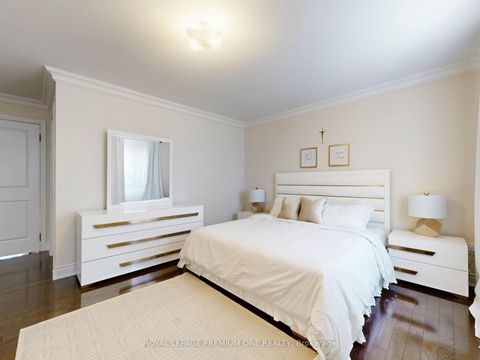 Photo 21 at 74 Foresta Drive, Vellore Village, Vaughan