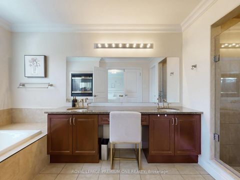 Photo 22 at 74 Foresta Drive, Vellore Village, Vaughan