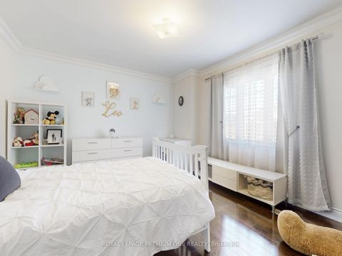 Photo 23 at 74 Foresta Drive, Vellore Village, Vaughan