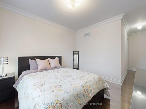 Photo 29 at 74 Foresta Drive, Vellore Village, Vaughan