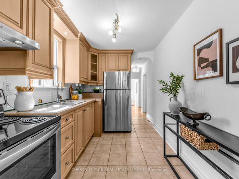 Photo 6 at 27 Amherst Avenue, Oakwood Village, Toronto