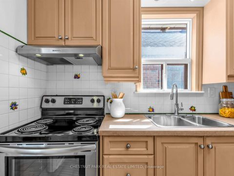 Photo 7 at 27 Amherst Avenue, Oakwood Village, Toronto