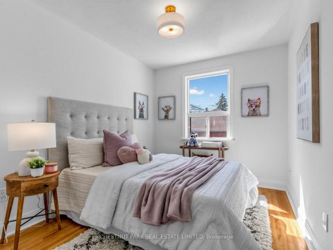 Photo 11 at 27 Amherst Avenue, Oakwood Village, Toronto