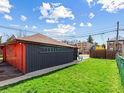 Photo 24 at 27 Amherst Avenue, Oakwood Village, Toronto