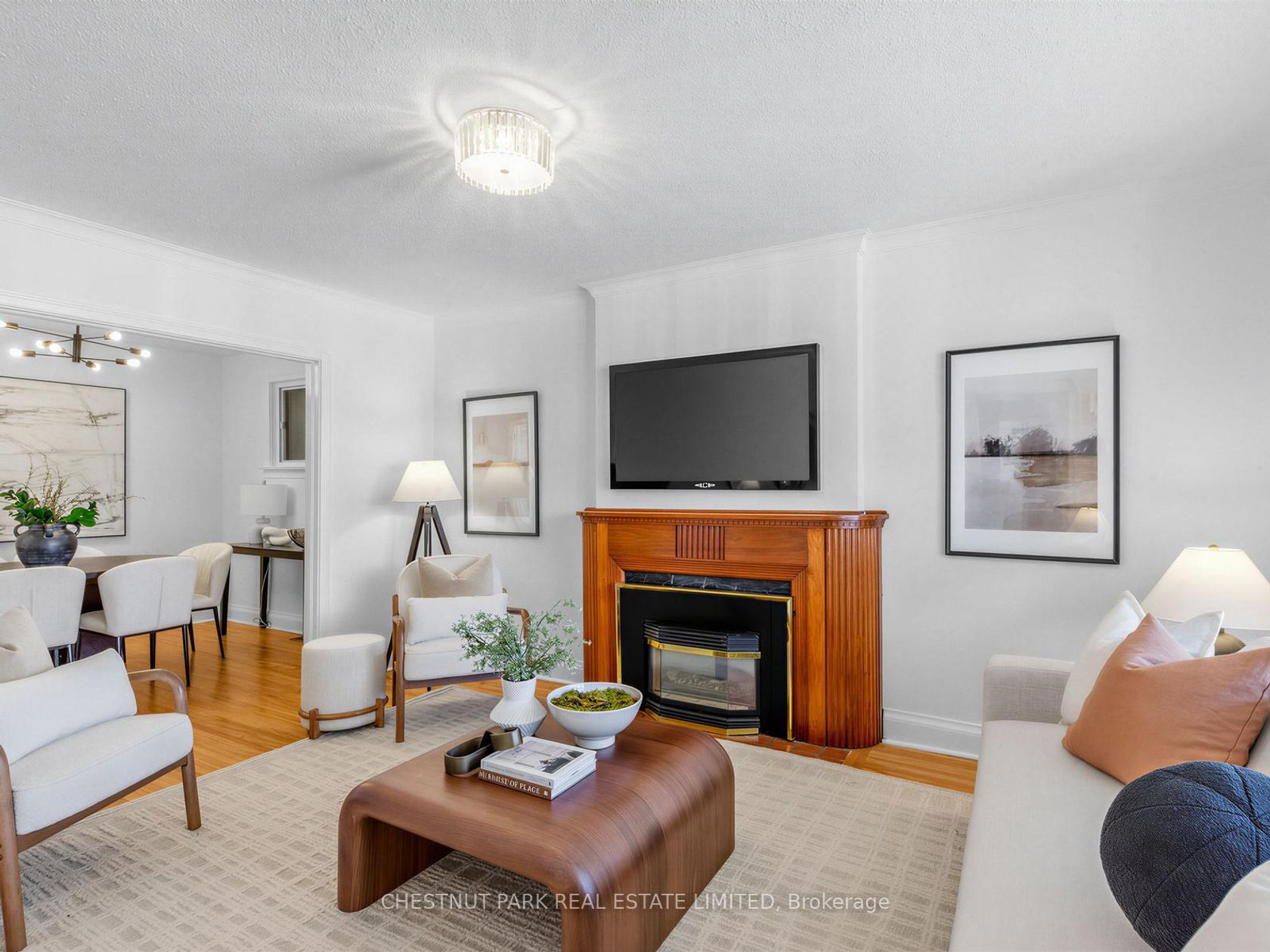 27 Amherst Avenue, Oakwood Village, Toronto photo 3