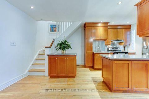 Photo 3 at 813 Carlaw Avenue, Danforth, Toronto