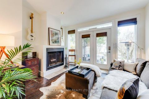 Photo 10 at 813 Carlaw Avenue, Danforth, Toronto